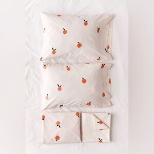 Urban Outfitters full bed peach sheet set